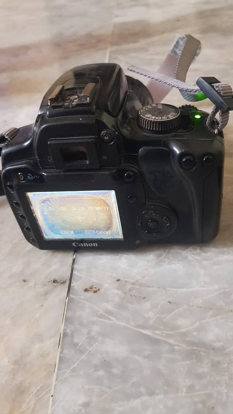 DSLR camera 400d 0