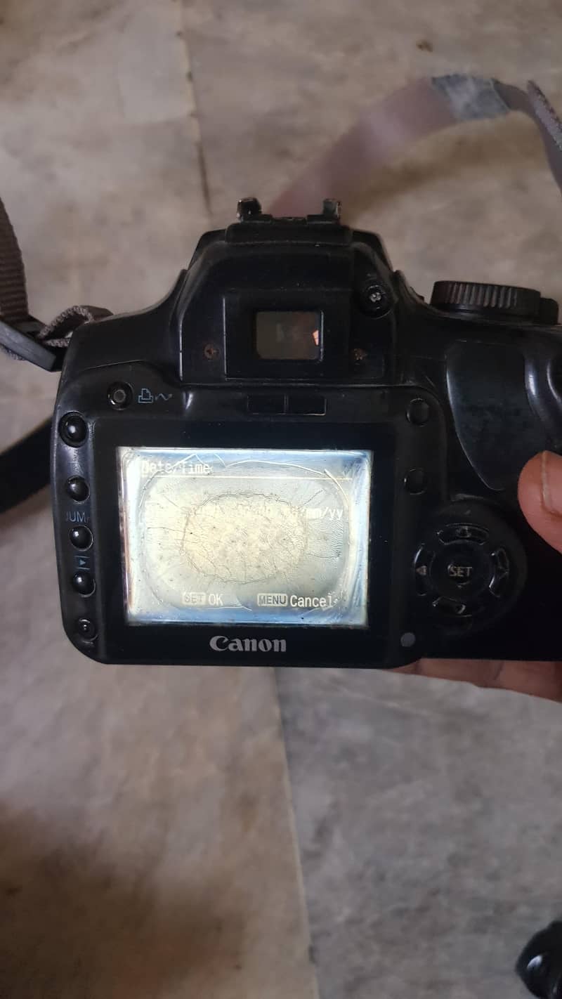 DSLR camera 400d 2