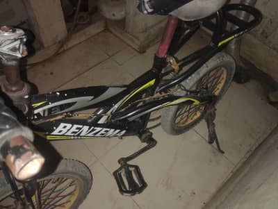 hello bhaiyo main apni cycle sale kar raha hoon