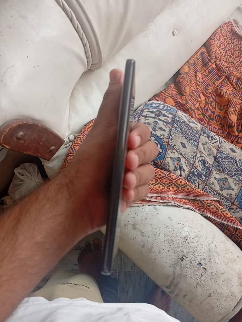 Vivo V30 E 3