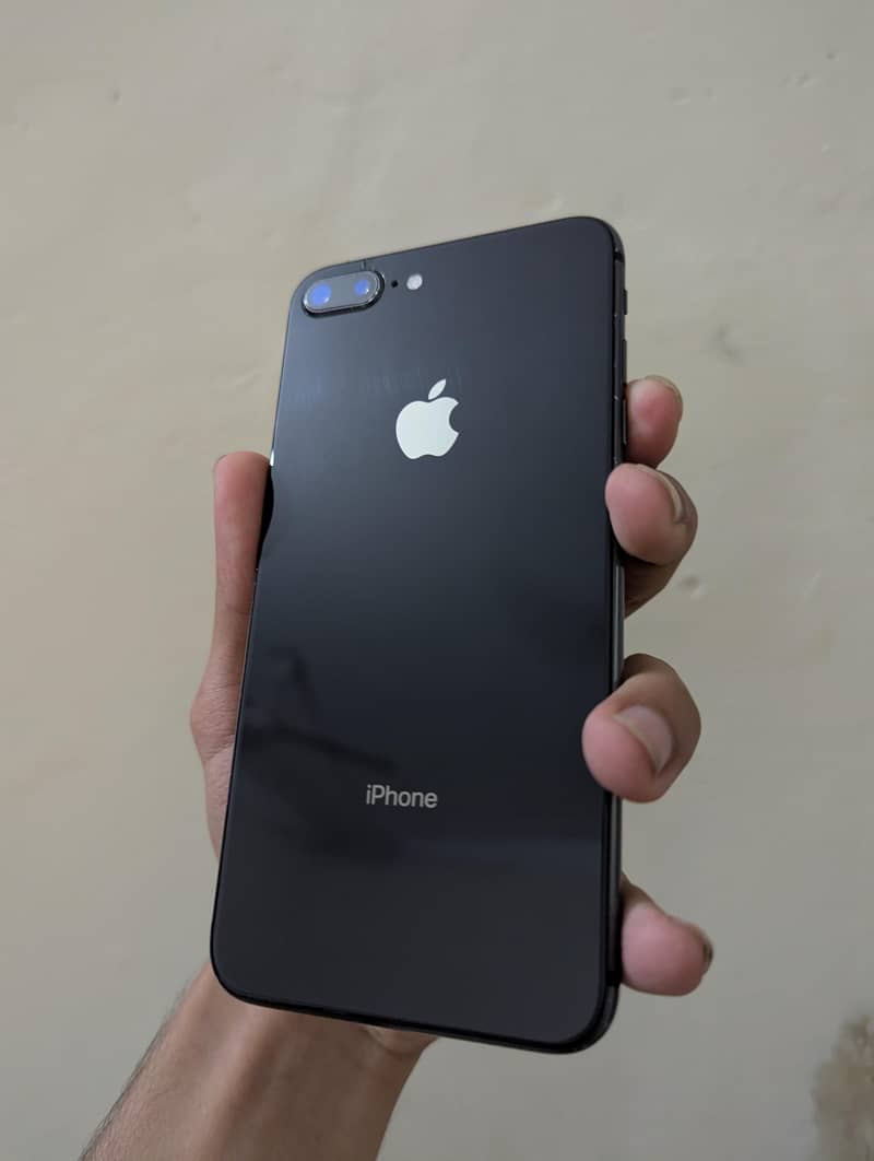 Apple iPhone 8 Plus 2