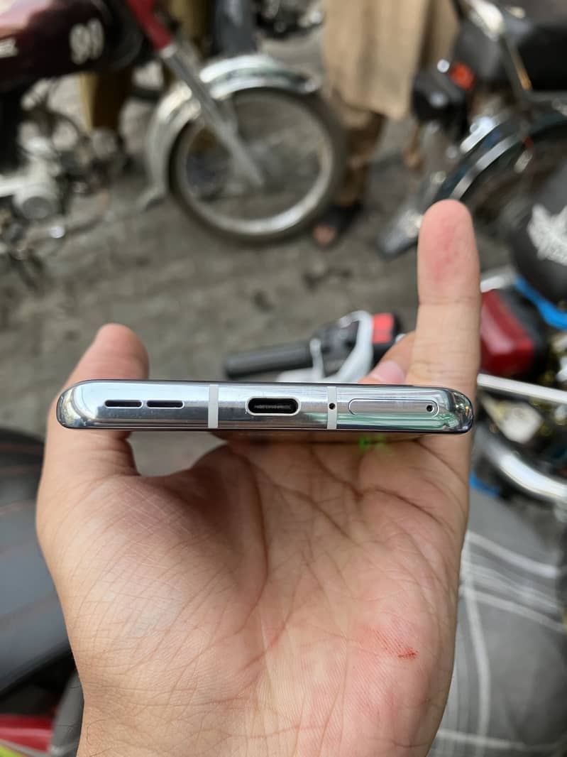One Plus 9 Pro 5