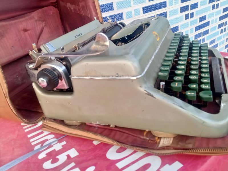 Typewriter manual 8