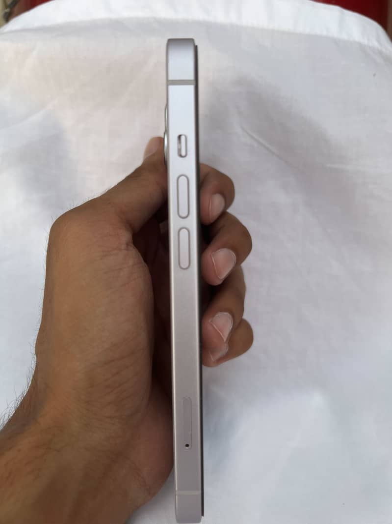 Apple iPhone 14 4