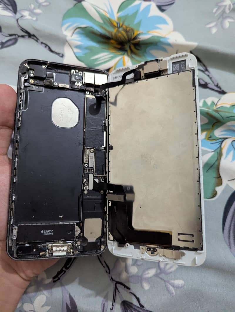 Apple iPhone 7 Plus 4