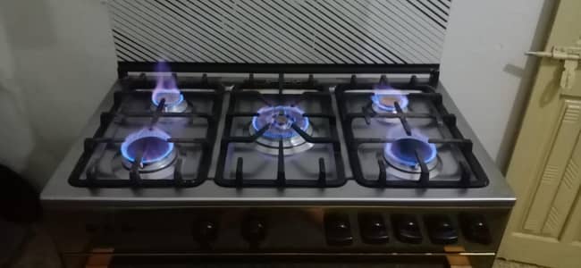 National 5 Burner Gas Cooking Range with Oven – Like New
