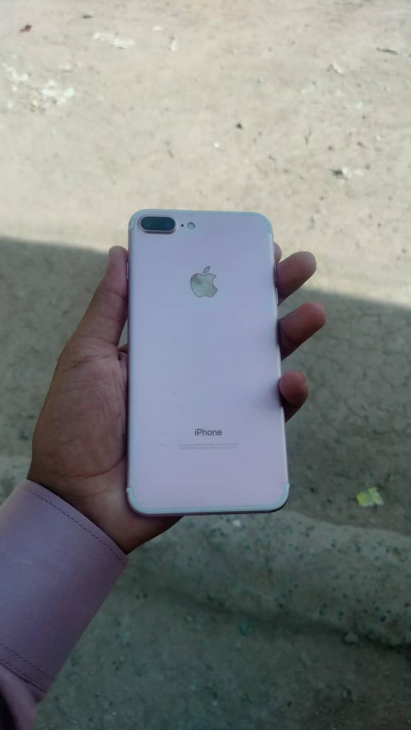 Apple iPhone 7 Plus 1