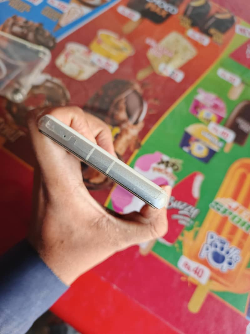 Google Pixel 7a 3