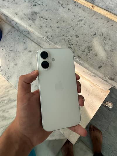 Apple iPhone 16