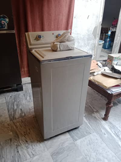 spinner machine / spin dryer in good condition