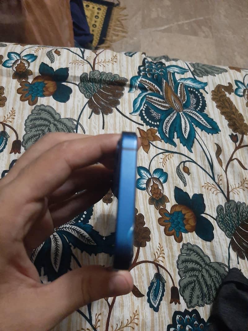 Apple iPhone 12 mini 2