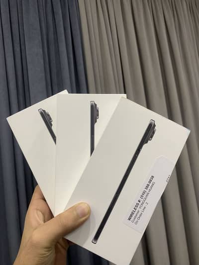 IPhone 17 Air jv 256gb non active box pack available