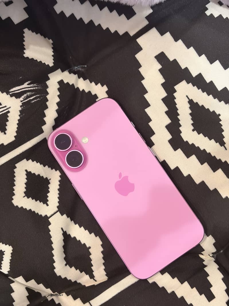 Apple iPhone 16 0
