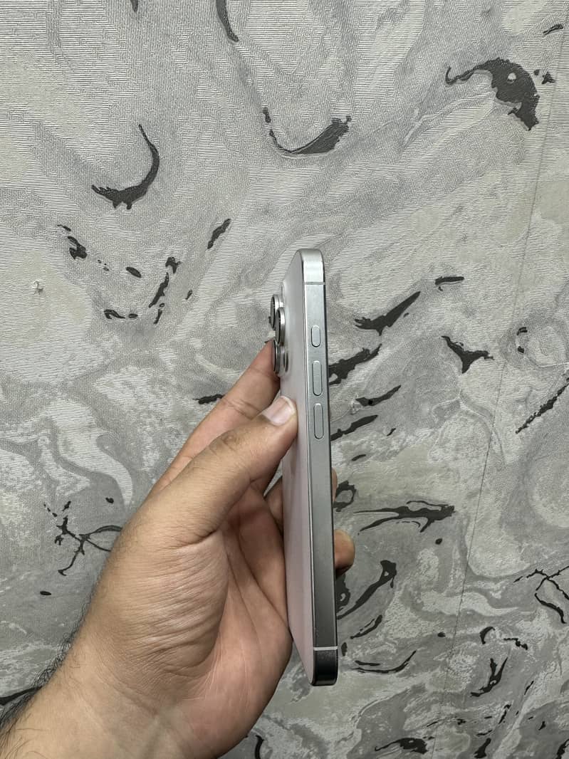 Apple iPhone 16 Pro 5