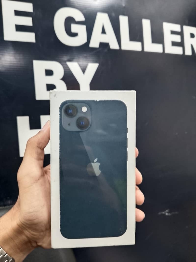 Apple iPhone 13 0