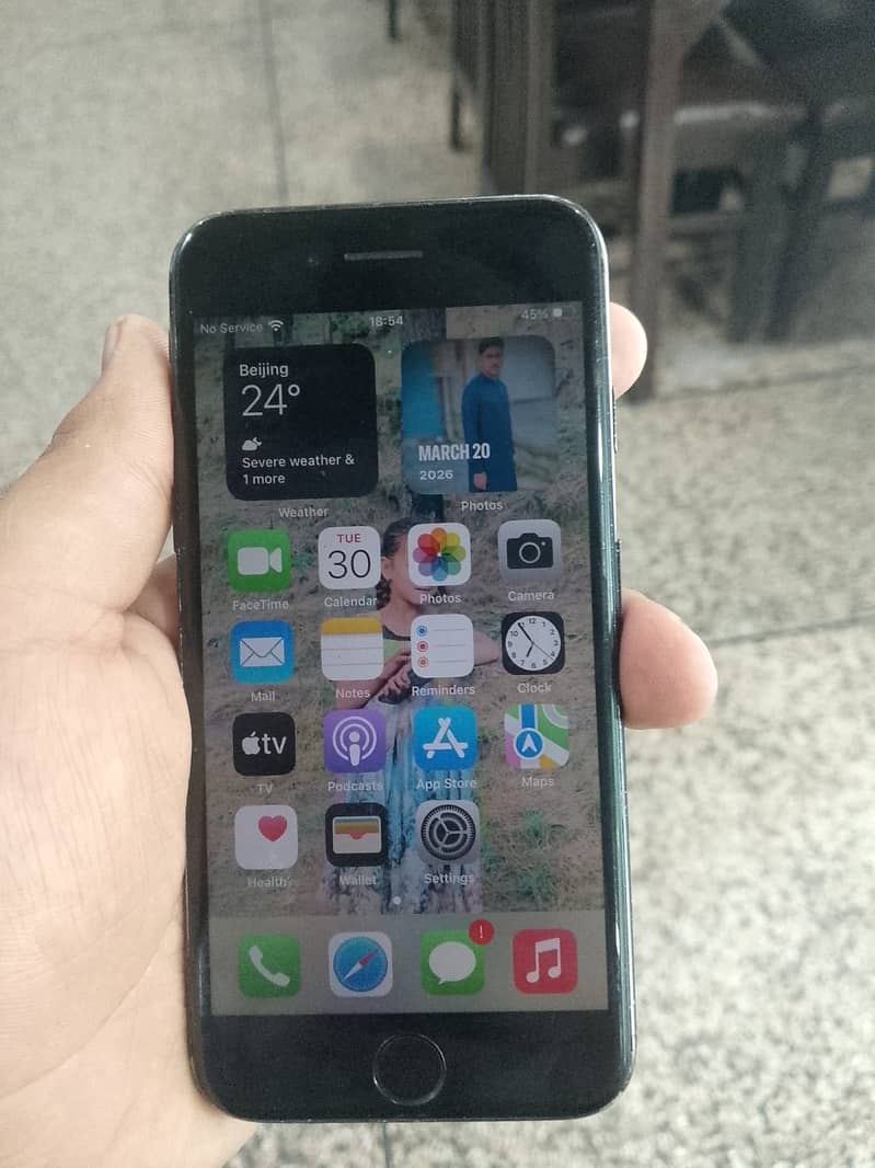 Apple iPhone 7 1