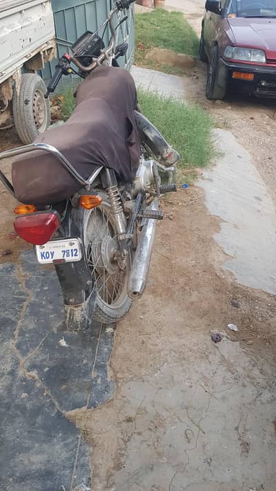 super star 70 400 km chali hai