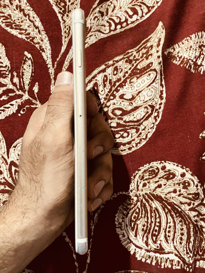 Apple iPhone 7 Plus 1