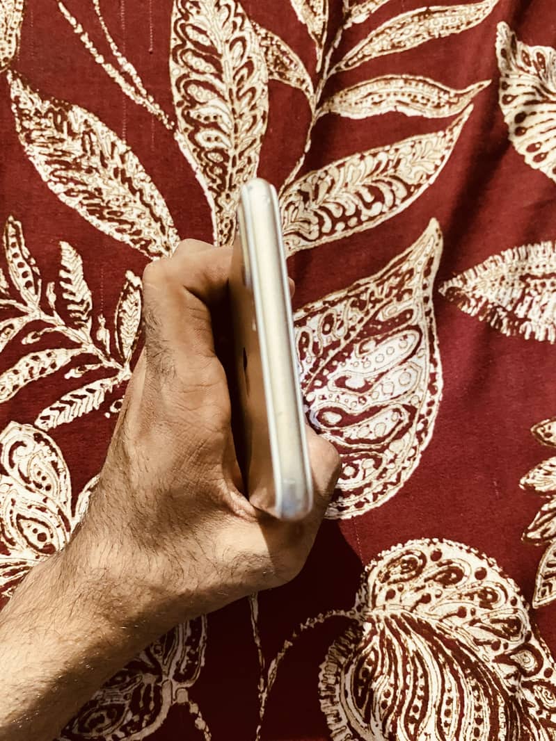 Apple iPhone 7 Plus 4