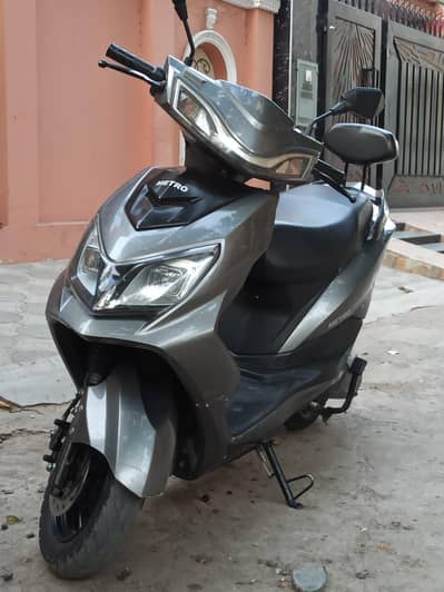Metro trill (Yadea Chinese No. 1 brand) Electric Scooter 2024.