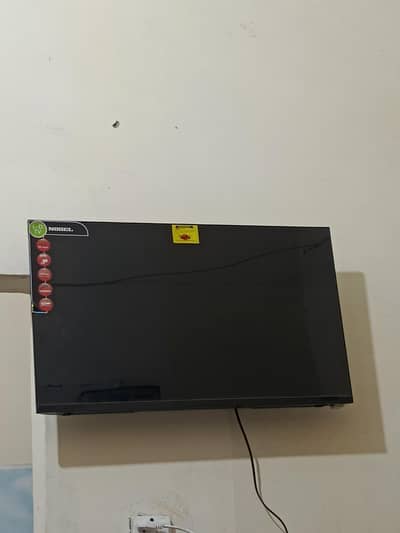 noble LCD with box only 7 month use hai sath box b hai