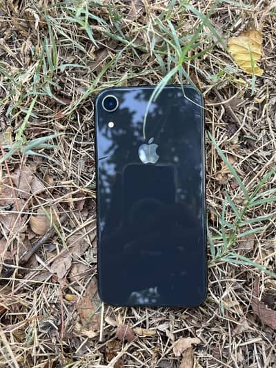 iPhone XR 83 bettery health 64gb