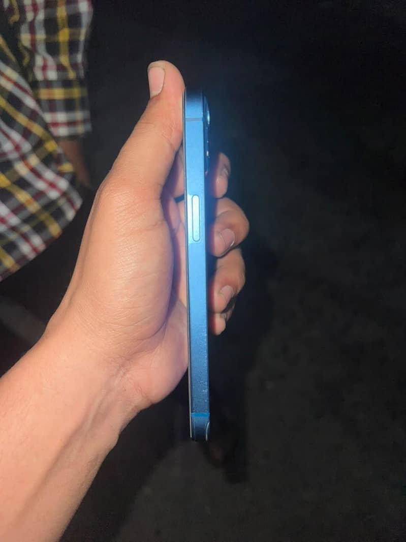 Apple iPhone 13 3