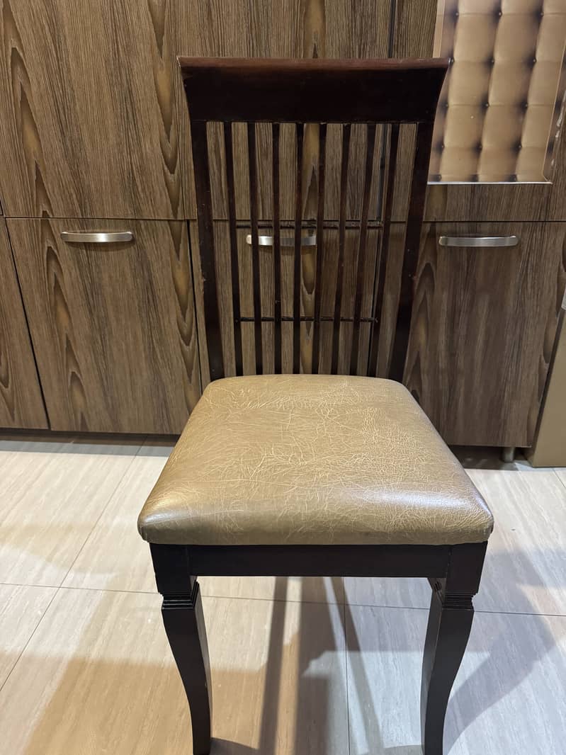 Dining table chairs 0