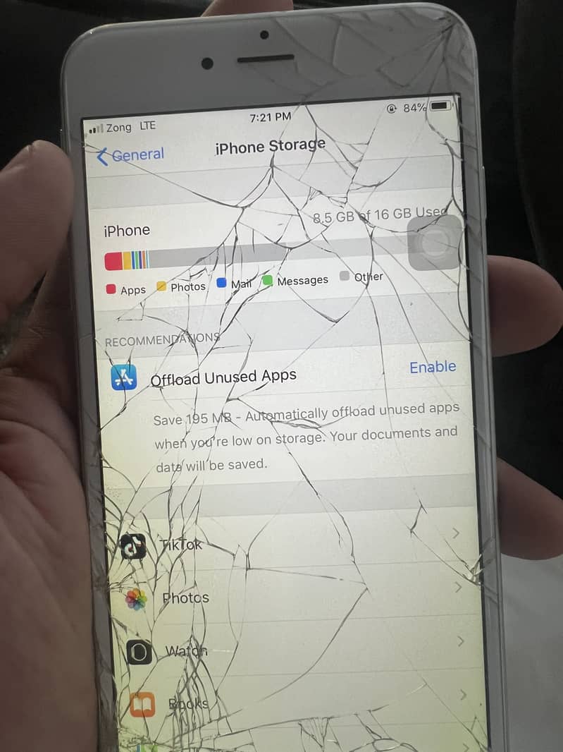 Apple iPhone 6 Plus 0