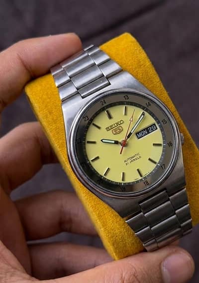 Seiko 5 automatic 21 Jewels Glowing Dial  Silver Chain