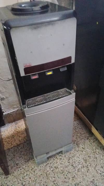 brand new Dawlance Water dispenser