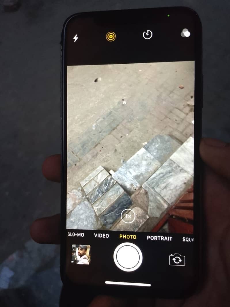 Apple iPhone X 4