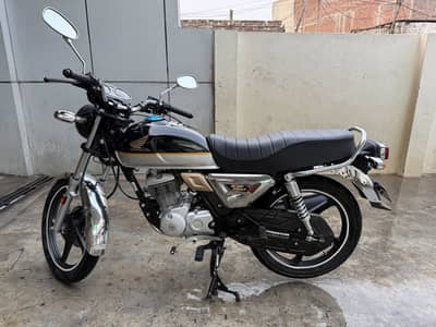 CG150 Two Tone Black Silver 1688 Driven 2026 Model