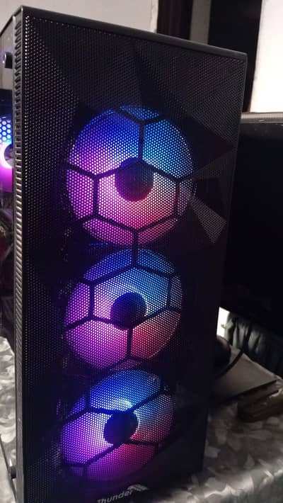 Intel(R) Core i7-7700 CPU @ 3.60GHz 16 gb 1.14TB  8gb graphic