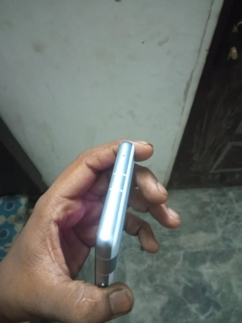 Google Pixel 7a 5