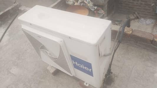 10 /10 condition gas charging,ac remote but with out pipe