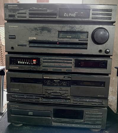 Pioneer stereo Amplifier XR-Z82V (Notice Only one side is working)