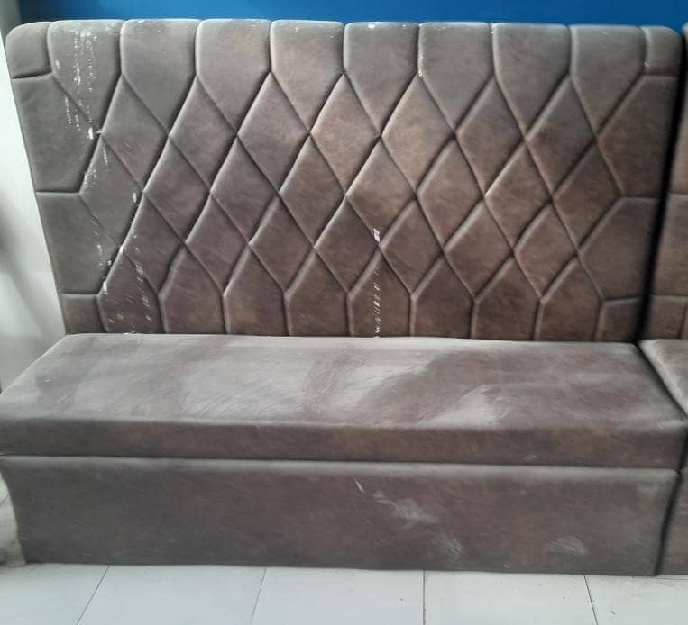 leather sofa 0