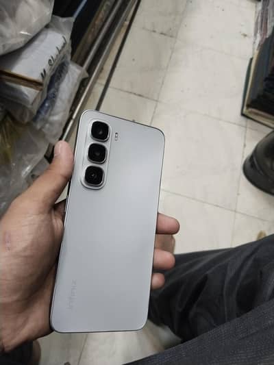 Infinix hot 60i 10/10 8/128