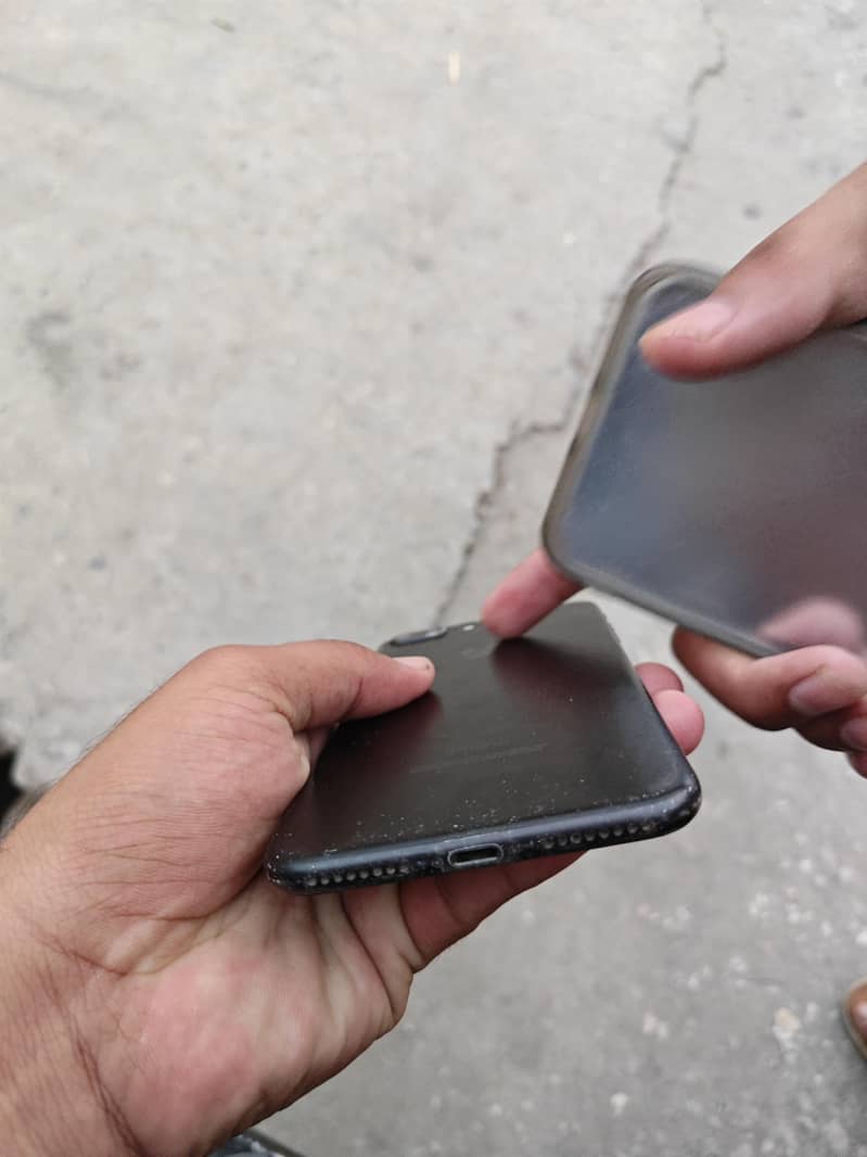 iphone 7 plus 32gp 5