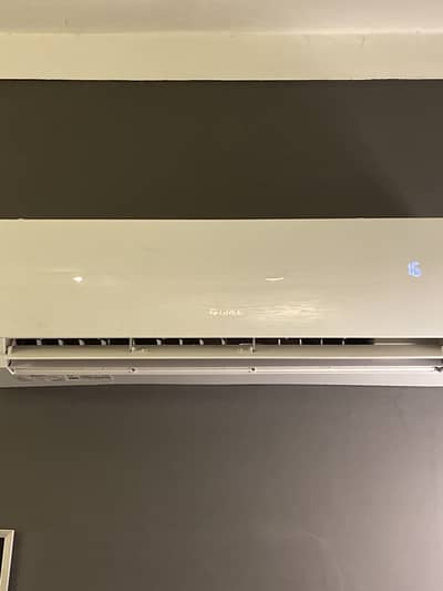 Gree AC 8 months old, as good as brand new, best choice for your room
