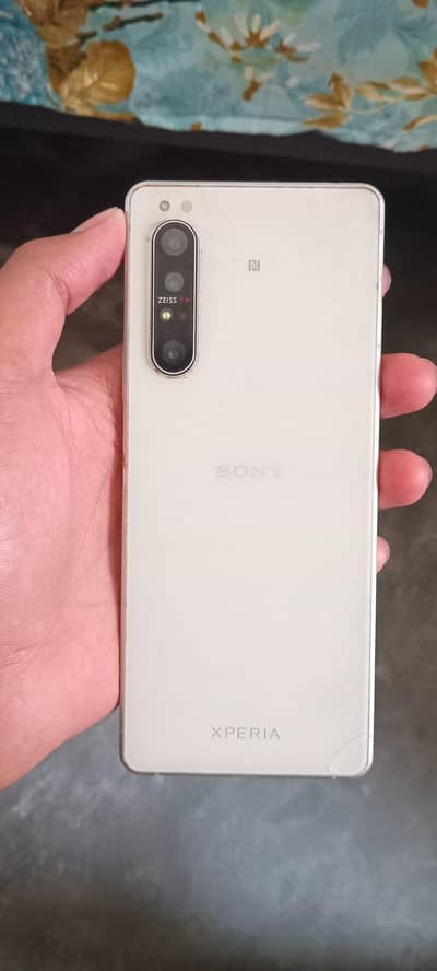Sony Experia 1 mark 2 exchange possible with Aquos r7