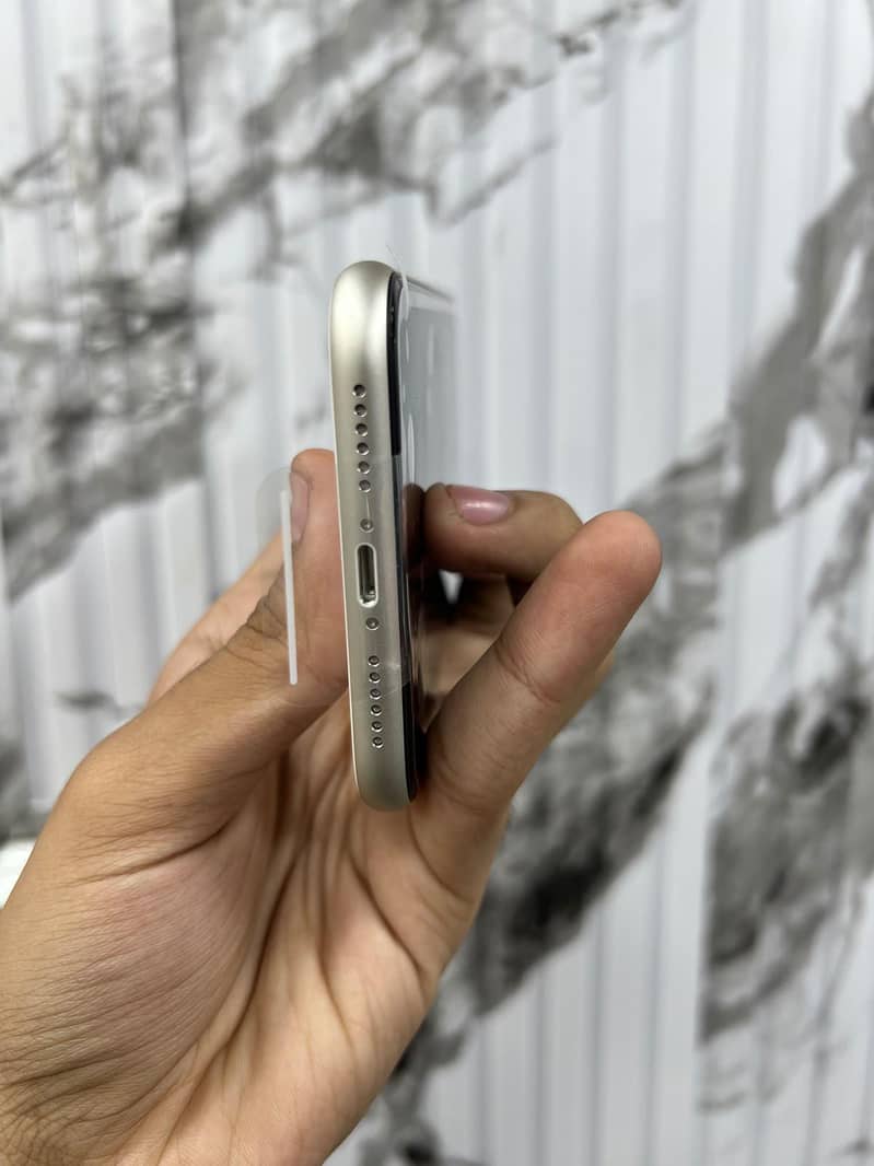 iphone 11 4