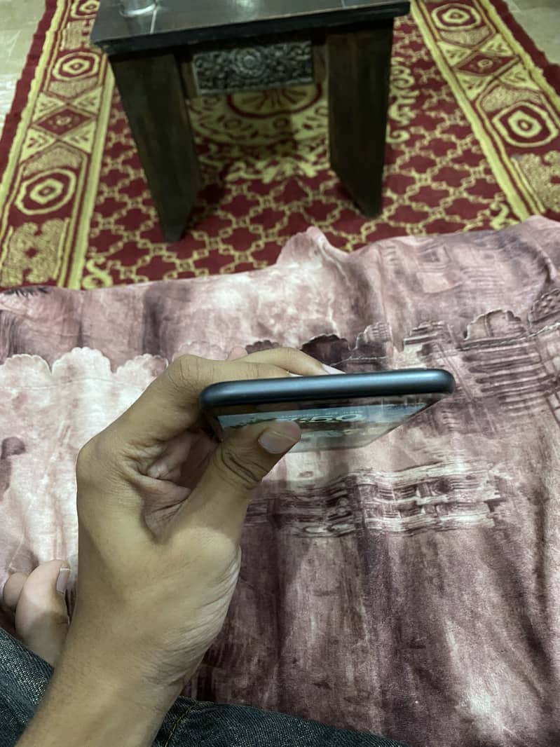 Apple iPhone 8 Plus 3