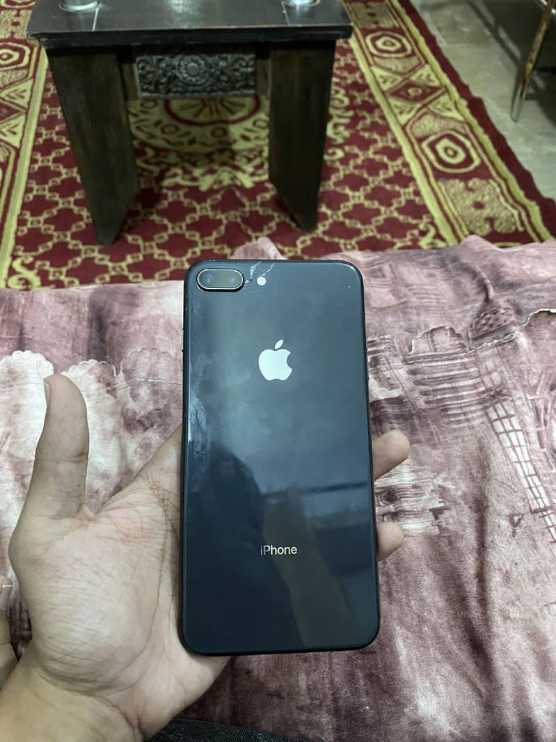 Apple iPhone 8 Plus 4