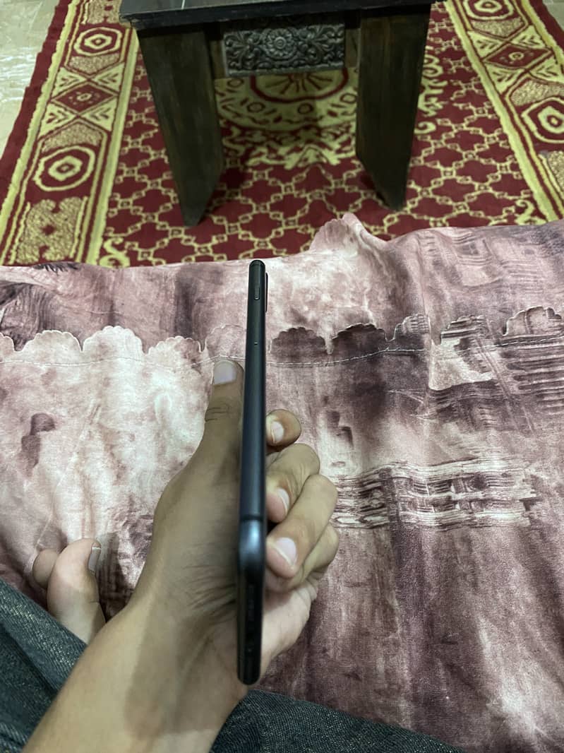 Apple iPhone 8 Plus 5