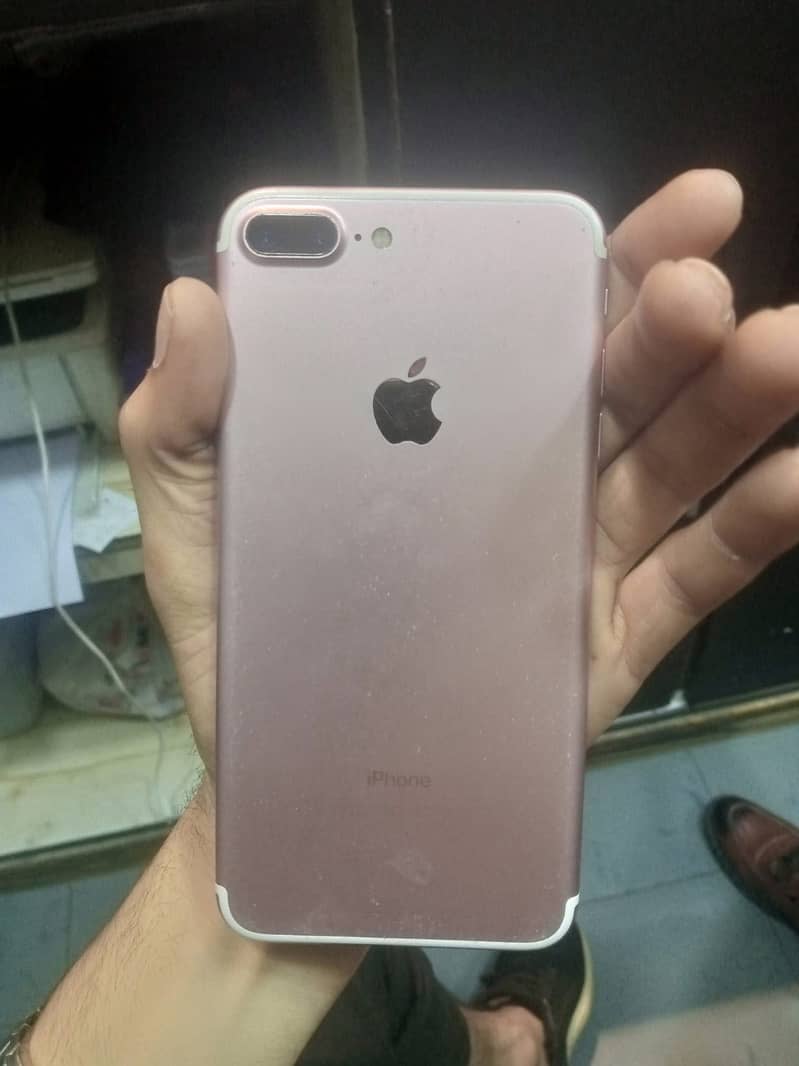 Apple iPhone 7 Plus 1
