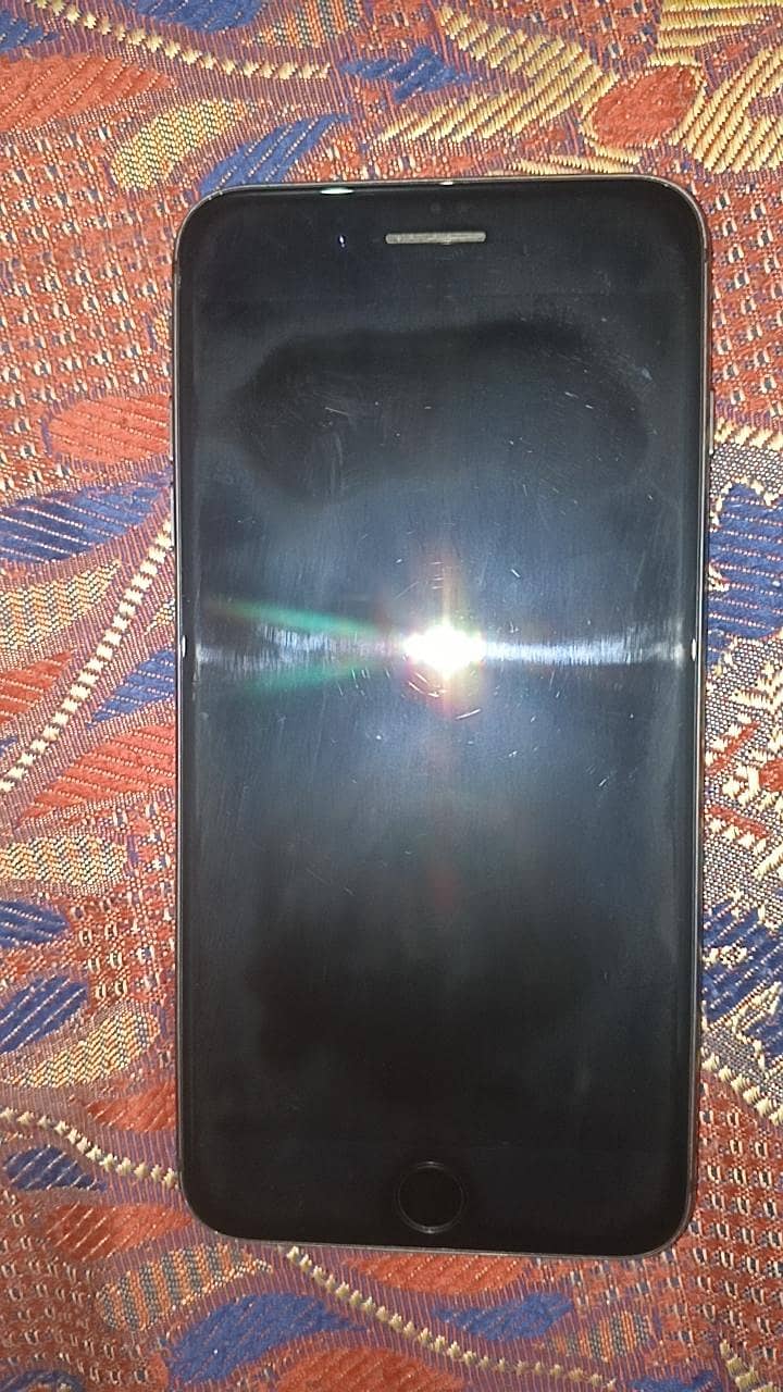 Apple iPhone 8 Plus 3