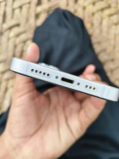 Apple iPhone 14