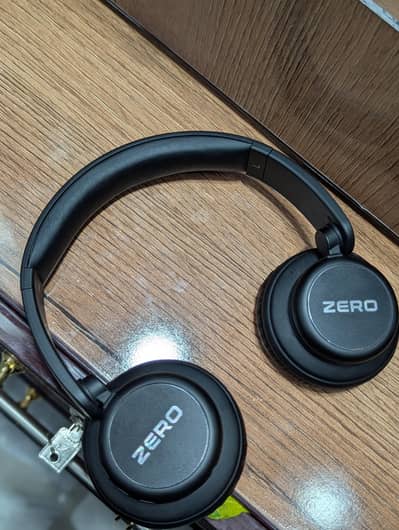 Zero Strom headphones